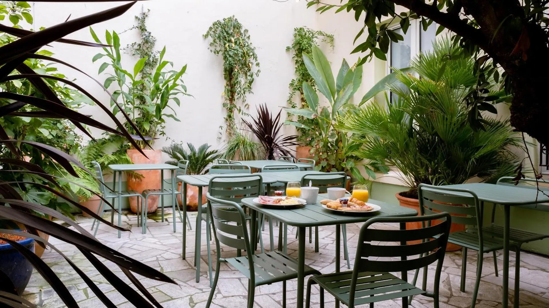 Kyriad Paris 10 - Canal Saint Martin - Republique מלון