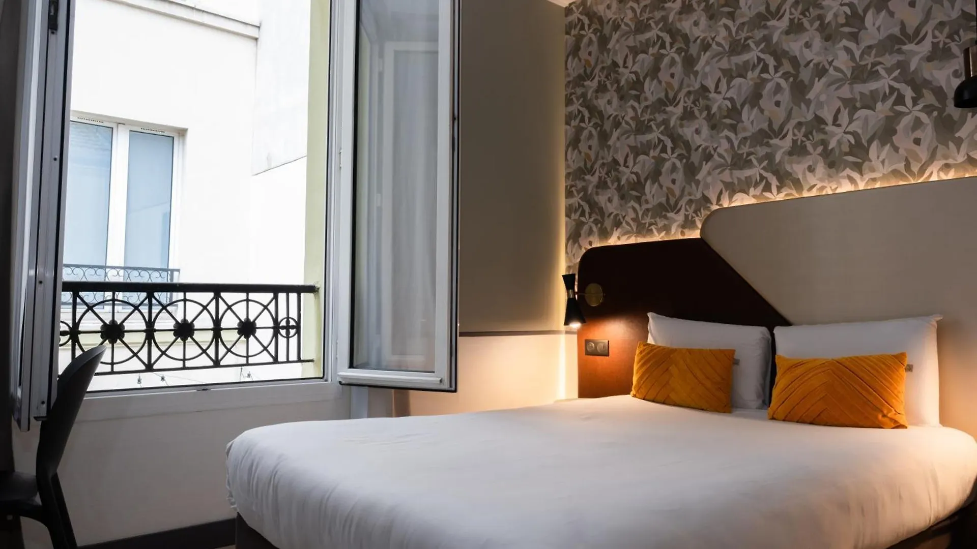 Kyriad Paris 10 - Canal Saint Martin - Republique מלון