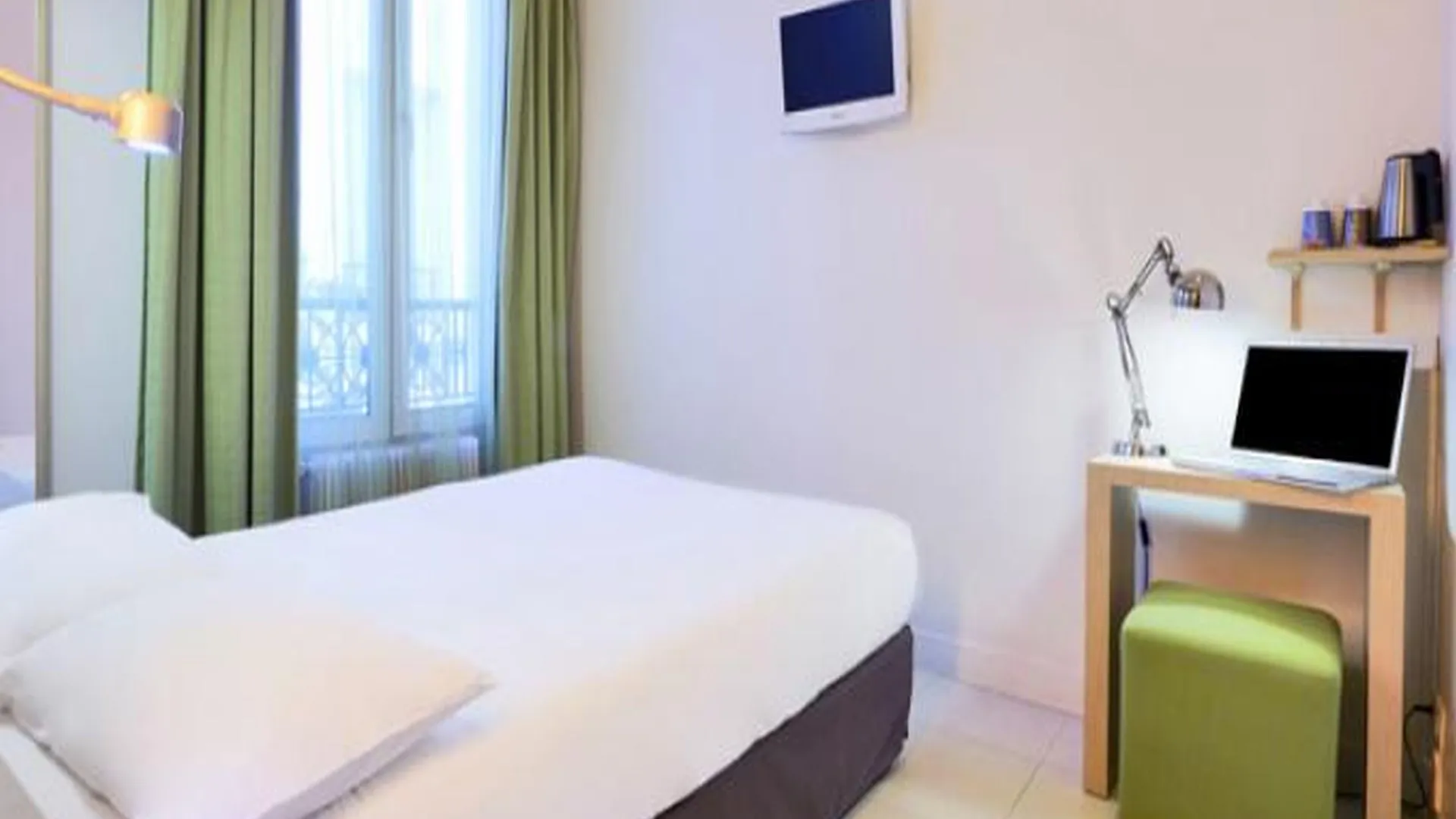 Hotel Kyriad Paris 10 - Canal Saint Martin - Republique