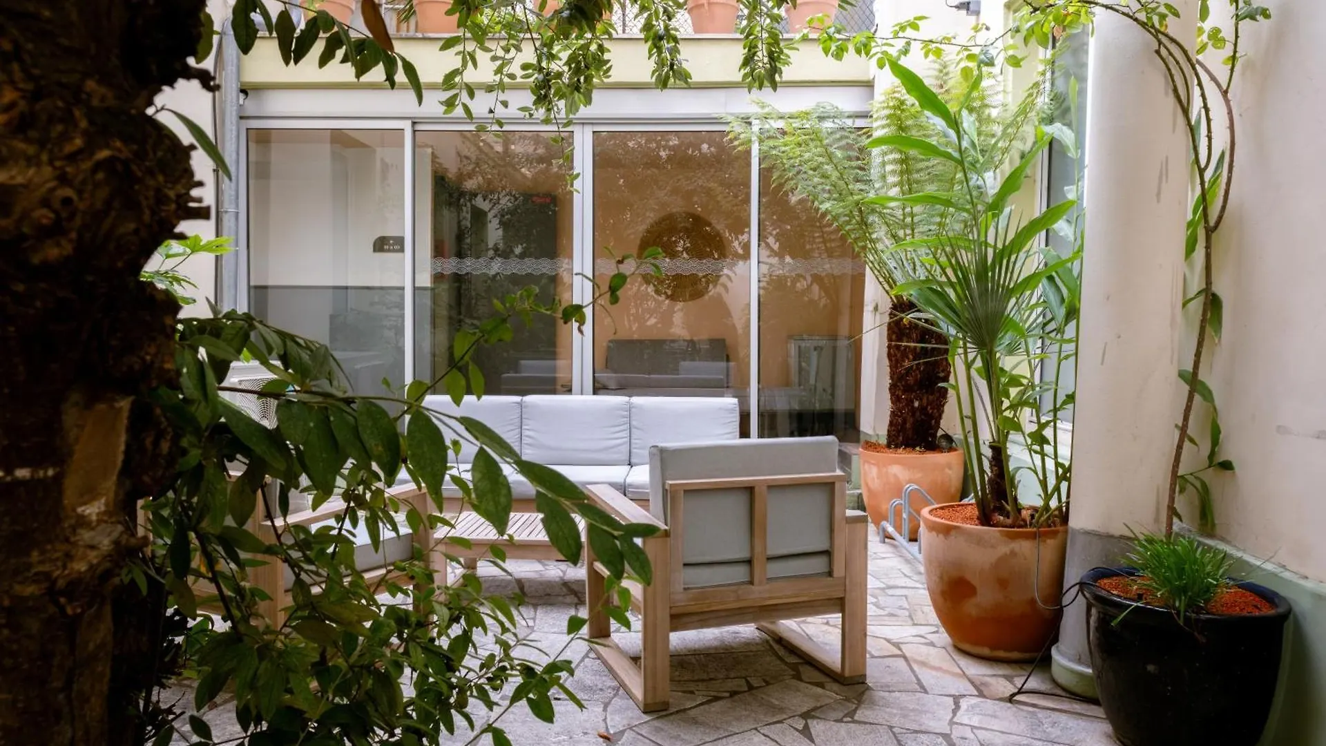 Hotel Kyriad Paris 10 - Canal Saint Martin - République