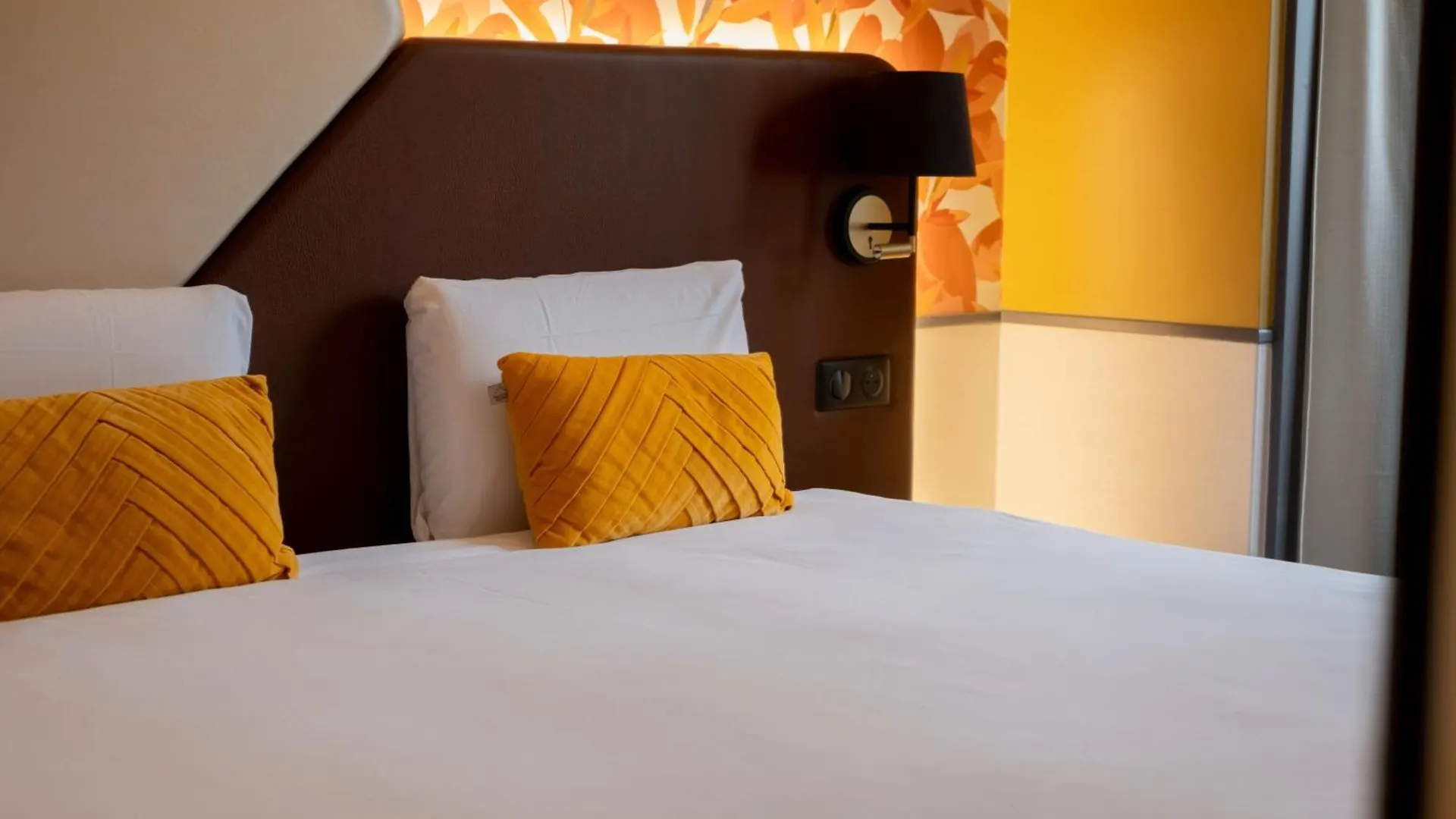 Kyriad Paris 10 - Canal Saint Martin - Republique Hotel