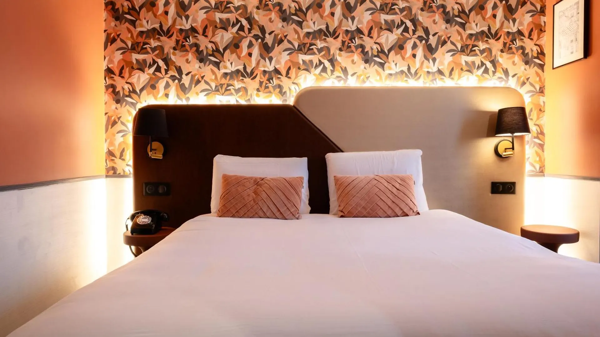 Hotel Kyriad Paris 10 - Canal Saint Martin - Republique