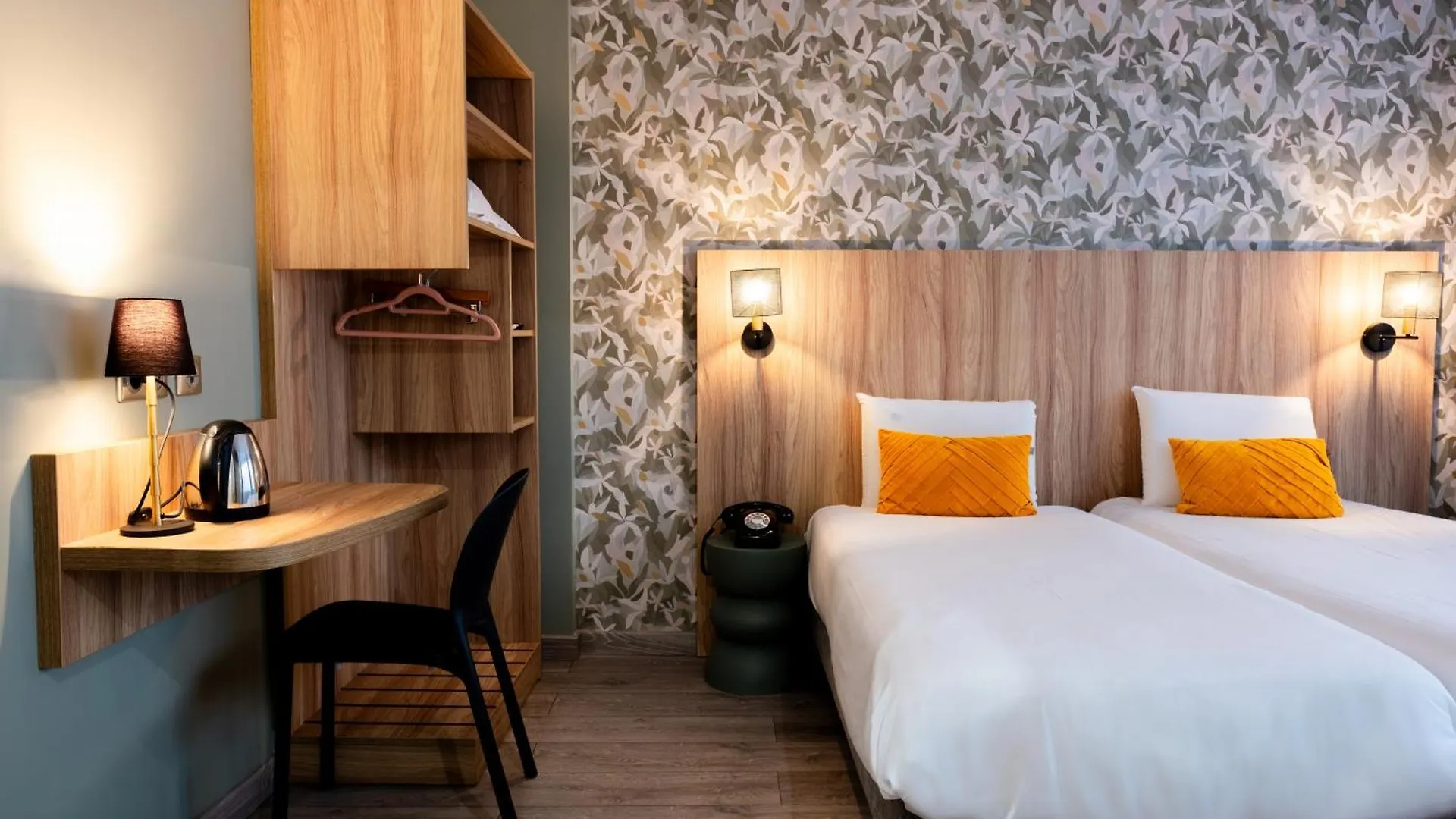 Hotel Kyriad Paris 10 - Canal Saint Martin - République