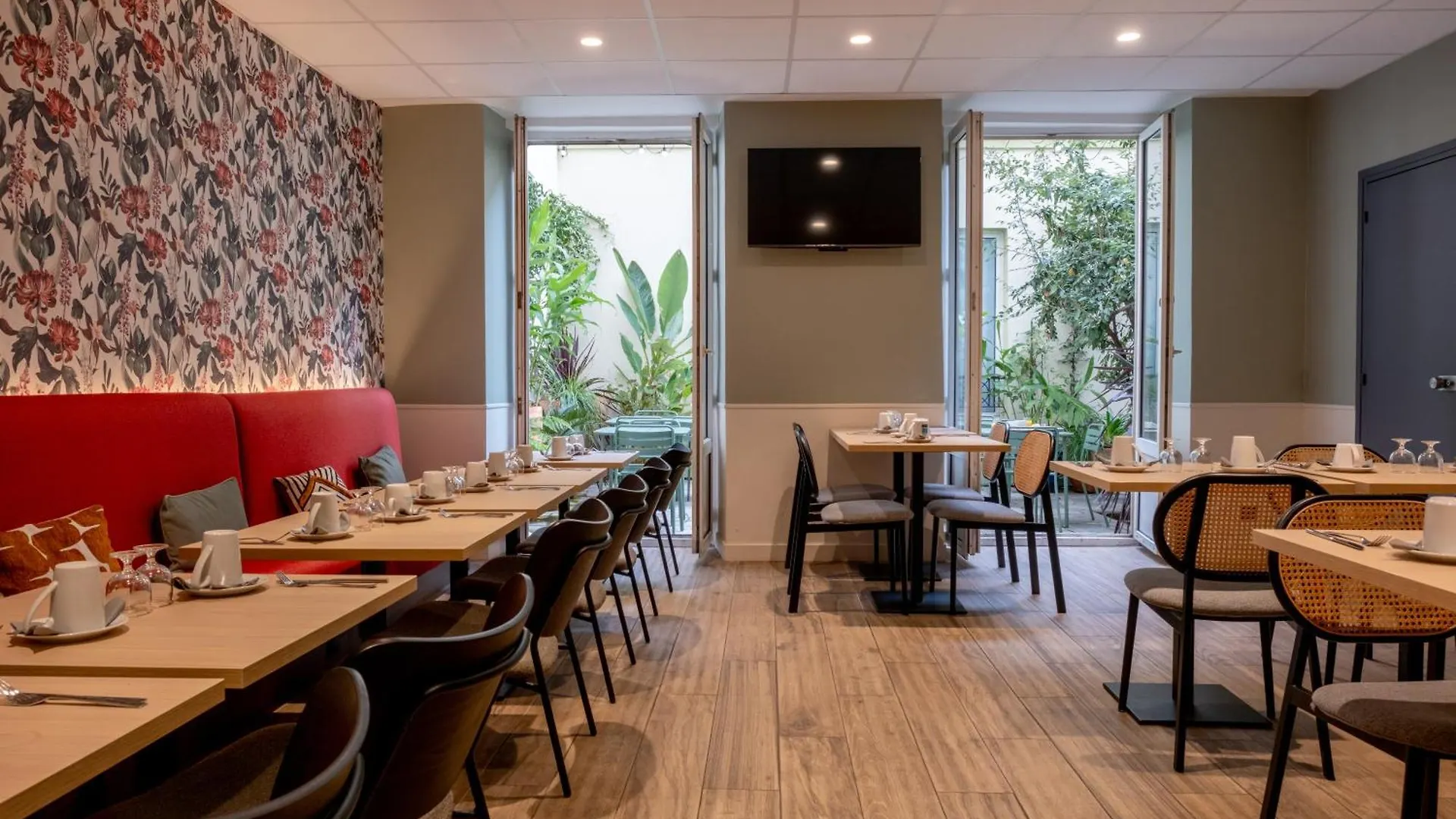 Hotel Kyriad Paris 10 - Canal Saint Martin - Republique