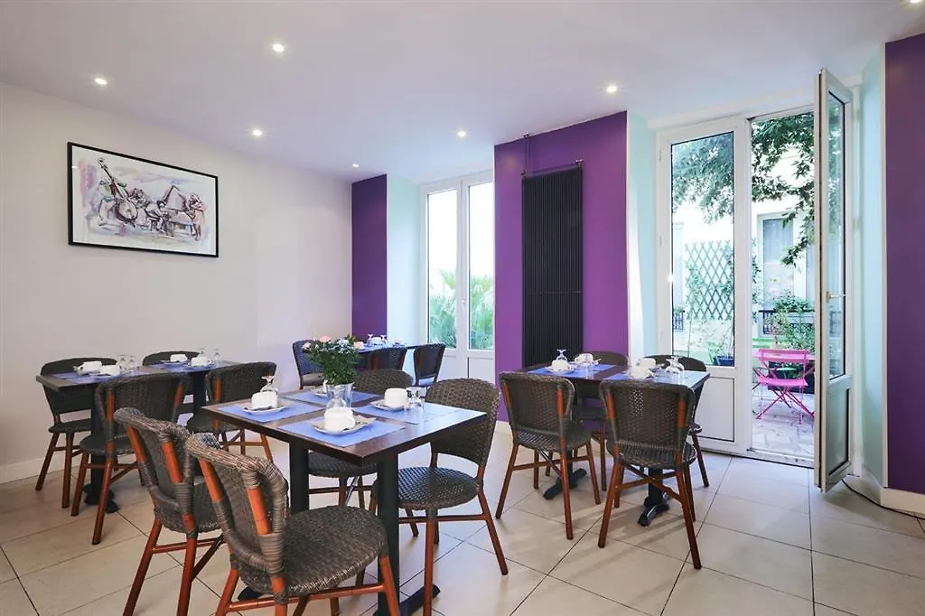 Hotel Kyriad Paris 10 - Canal Saint Martin - Republique